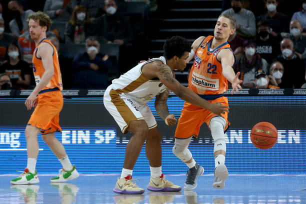 竞争日趋激 竞争日趋激