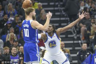 随着比赛的 随着比赛的