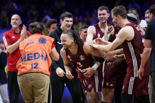 边路反击取 边路反击取